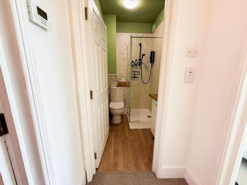 Stylish Central 1 BR By AltoLuxoExperience Short Lets & Serviced Accommodation With Free Wifi & Parking House in Bristol