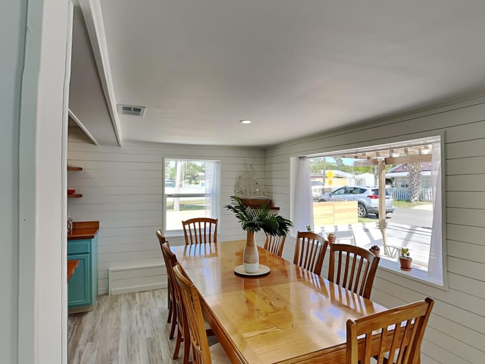 Dining area, furniture
