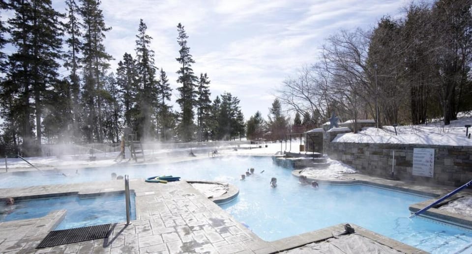 Hot Tub, Swimming pool