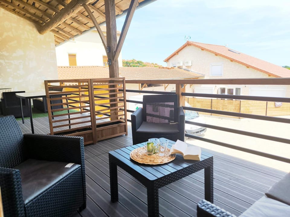 Duplex avec terrasse proche Pérouges Meximieux CNPE BUGEY Apartment in Auvergne-Rhône-Alpes