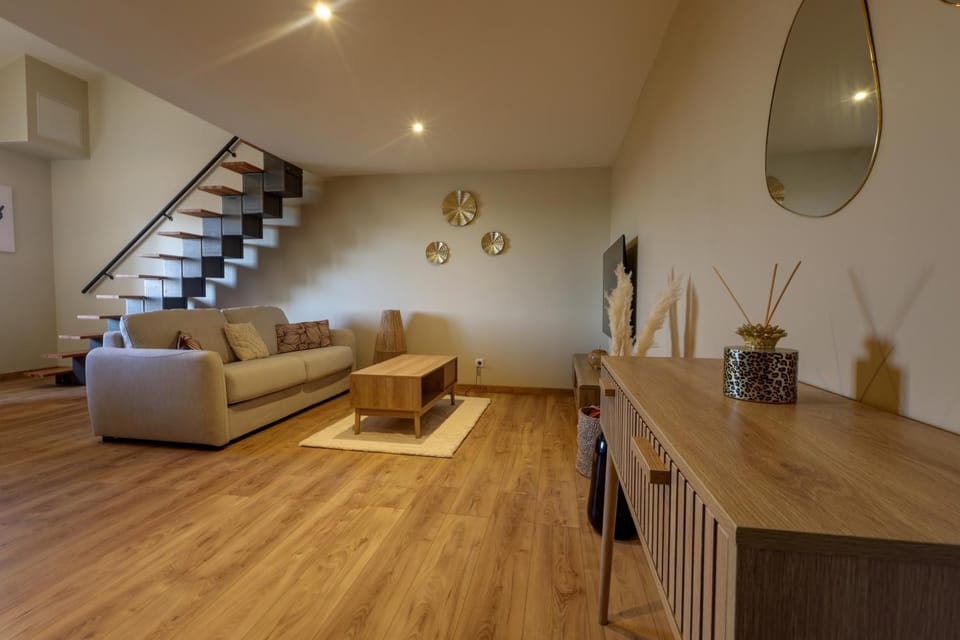 Duplex avec terrasse proche Pérouges Meximieux CNPE BUGEY Apartment in Auvergne-Rhône-Alpes