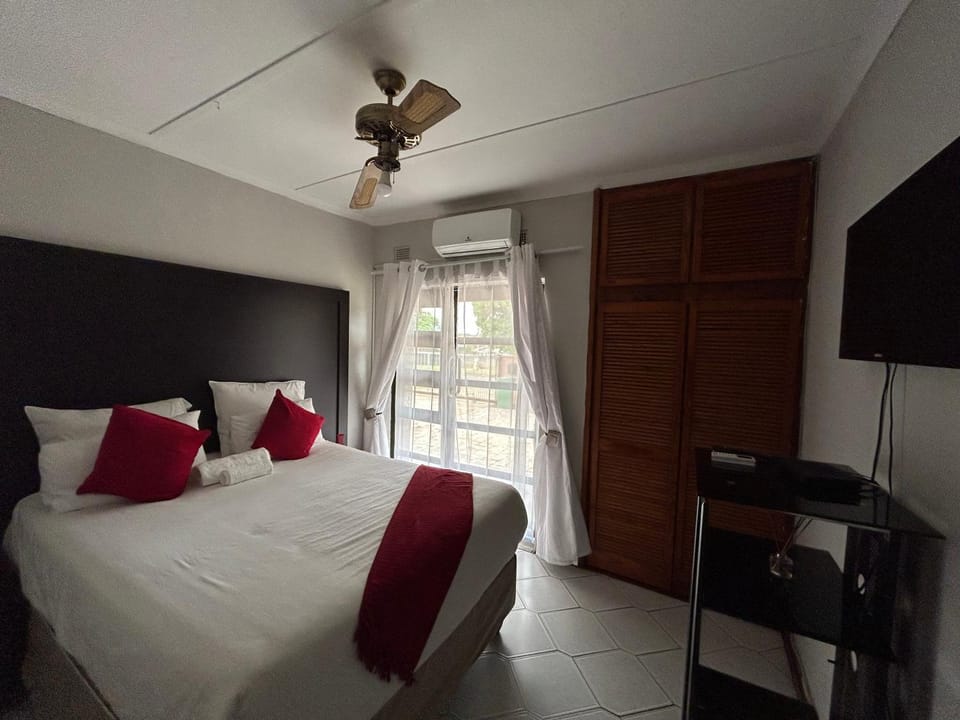 Nethezeka guest house Bed and Breakfast in KwaZulu-Natal