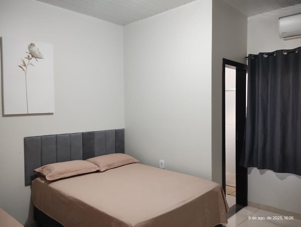 Casa com ar no quarto garagem espaço que cabe uma camionete cozinha completa House in Sinop