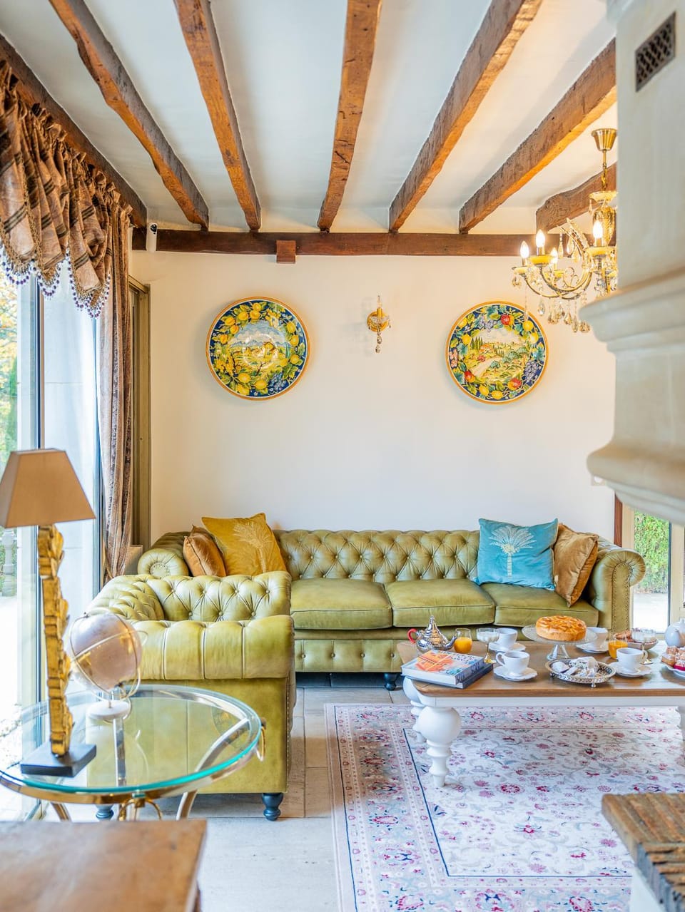 Living room, Seating area