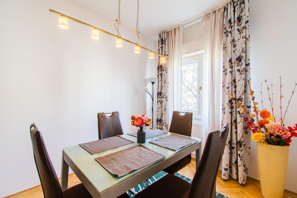 Seating area, Dining area, furniture