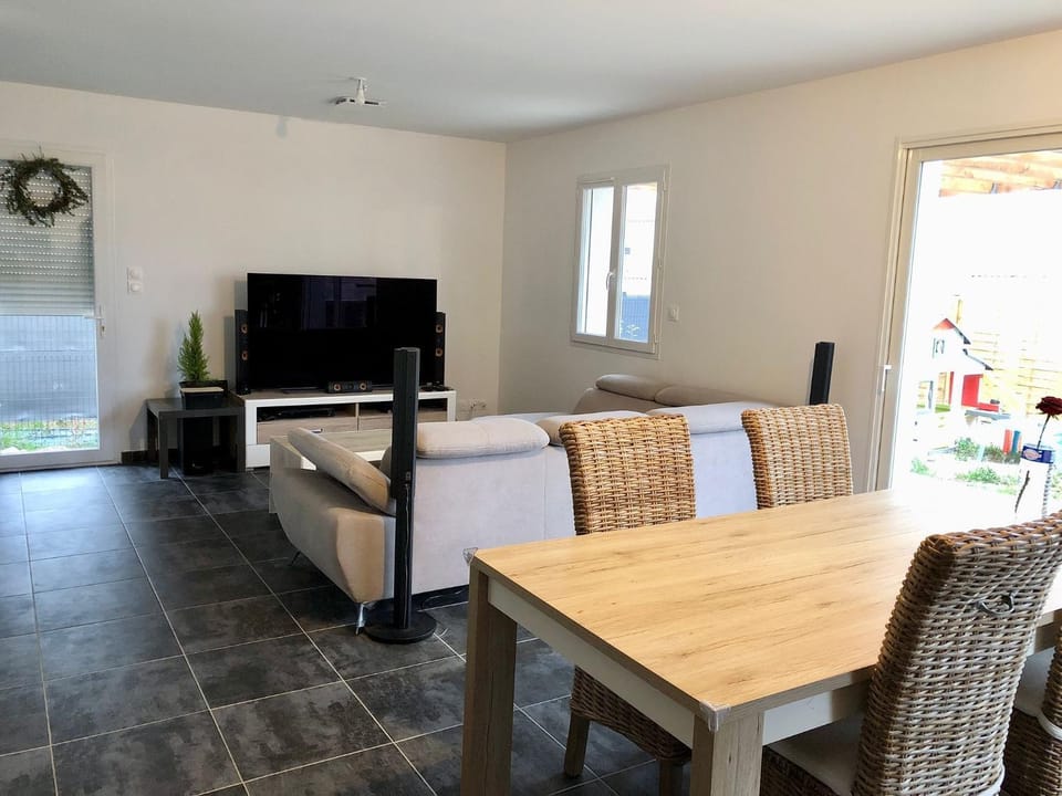 Communal lounge/ TV room, Living room