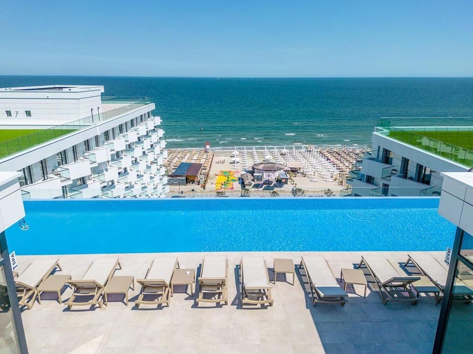 Heaven Infinity Sunset Pool & SPA Apartment in Constanța County