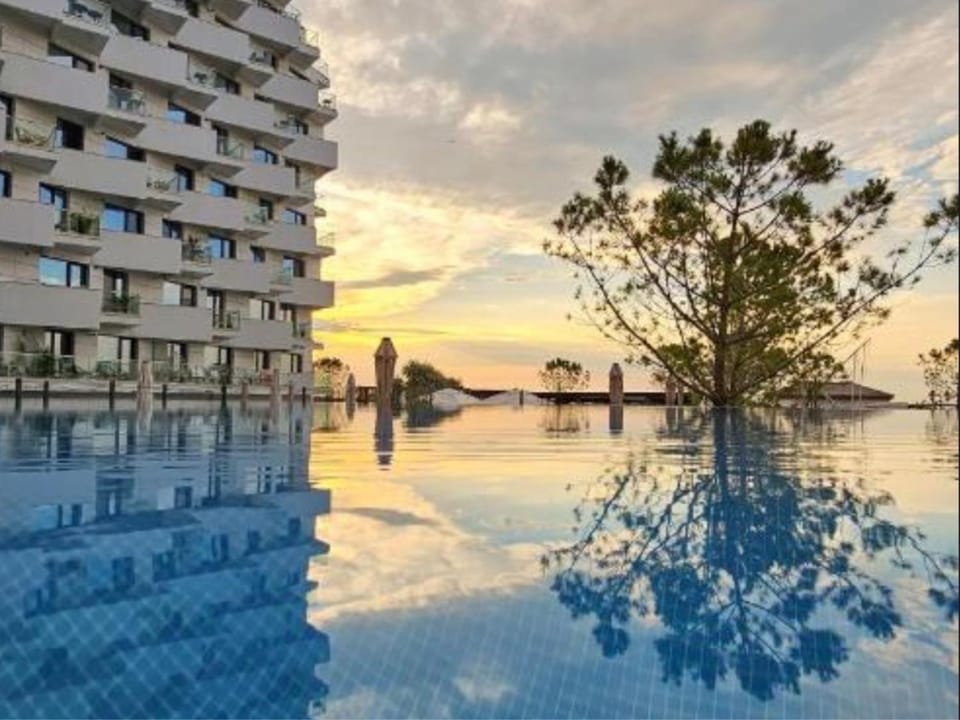 Heaven Infinity Sunset Pool & SPA Apartment in Constanța County