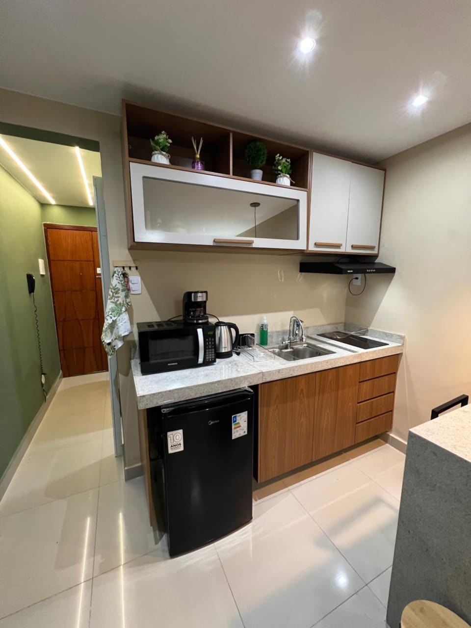 Coffee/tea facilities, Kitchen or kitchenette, minibar, stove, toaster