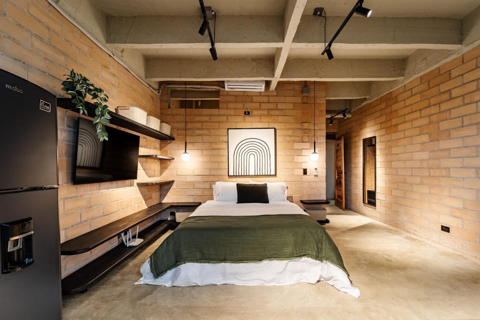 Communal lounge/ TV room, TV and multimedia, Bedroom, air conditioner