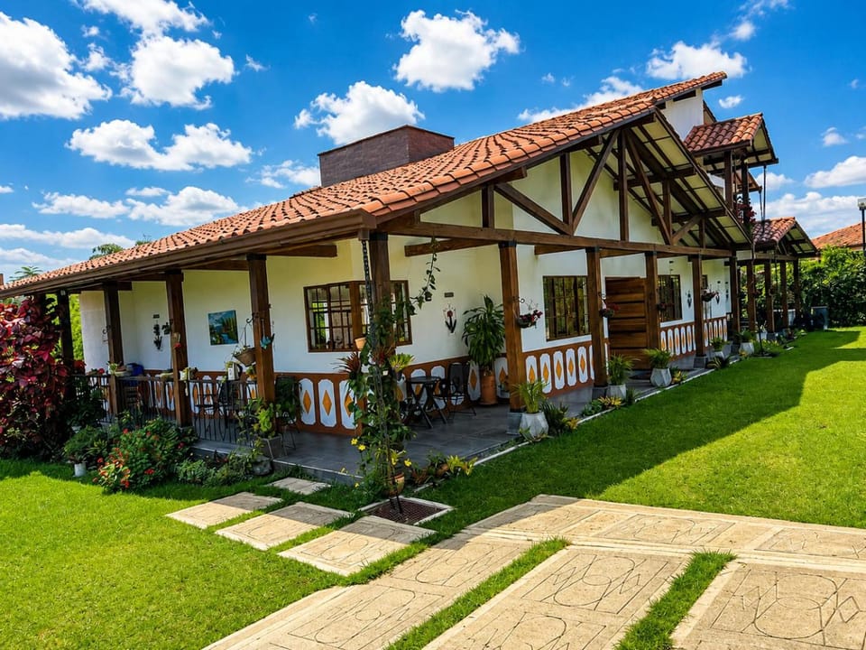 Balcón de Antioquia Exclusiva Villa Campestre con Piscina Privada, Jacuzzi y BBQ en el Eje Cafetero, cerca del Parque del Café House in Quindio, Colombia