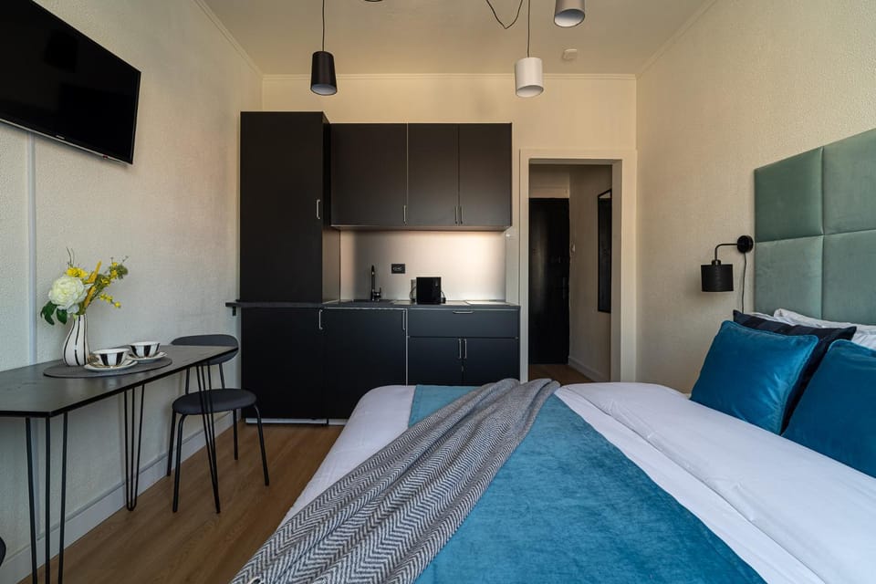 Bed, Kitchen or kitchenette, Photo of the whole room, Bedroom
