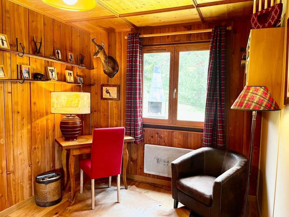 Chalet spa bath fireplace ski-in out Chalet in Catalonia