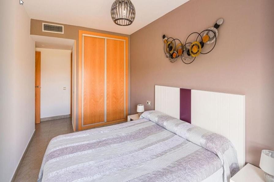 Photo of the whole room, air conditioner