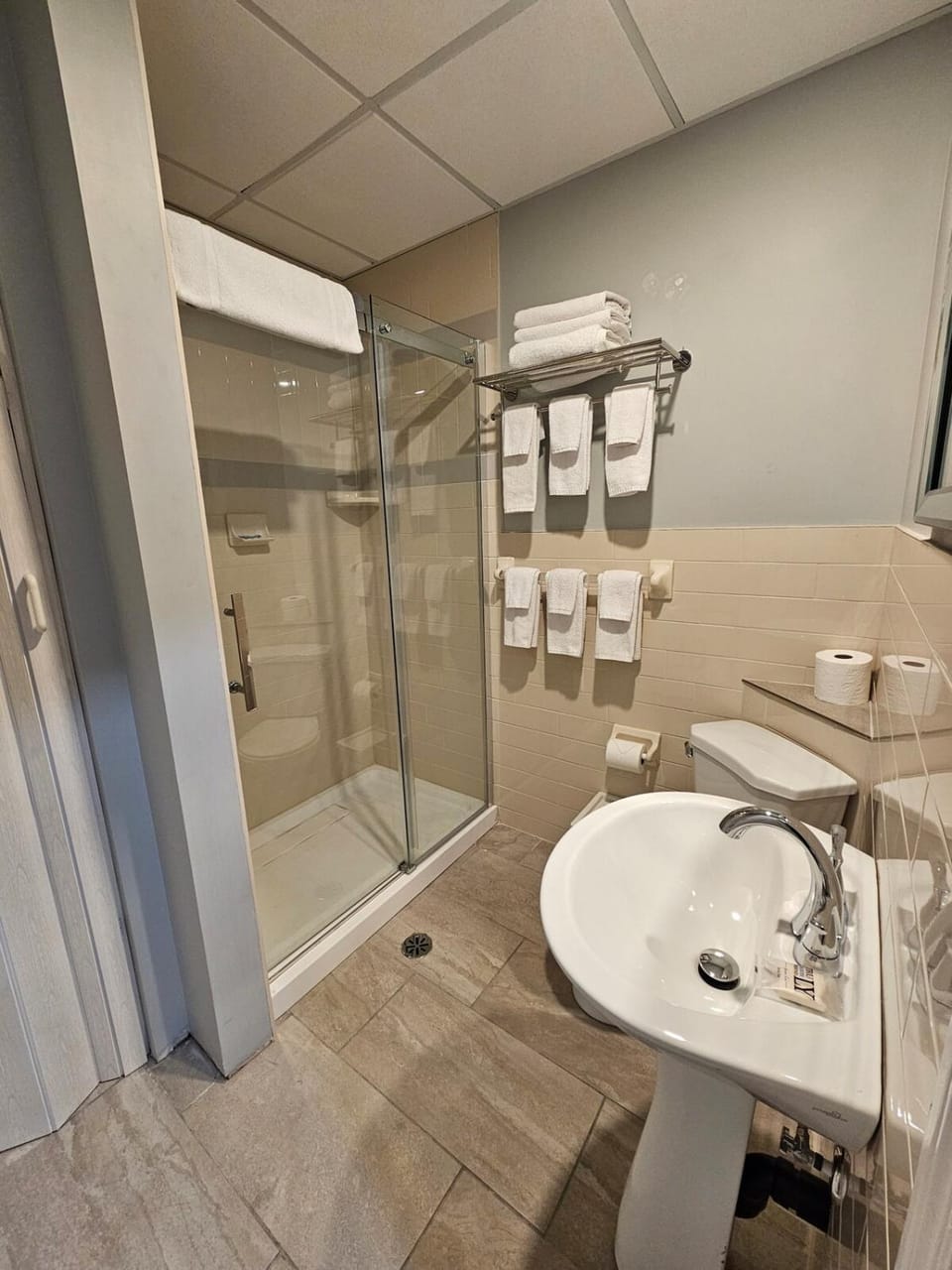 Shower, Bathroom, towels