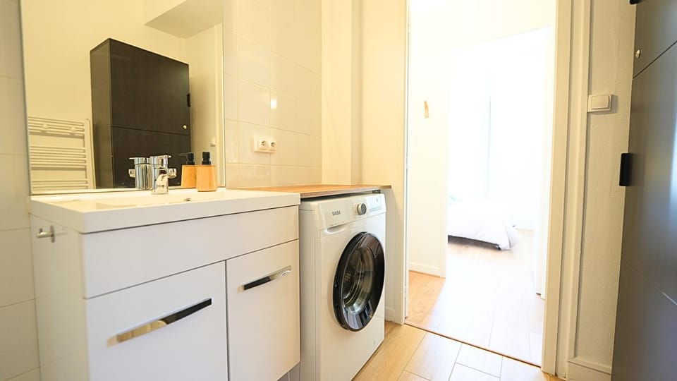 Shower, Bathroom, hair dryier, wardrobe, washing machine