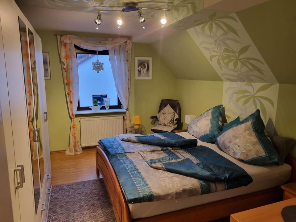 Bed, Bedroom