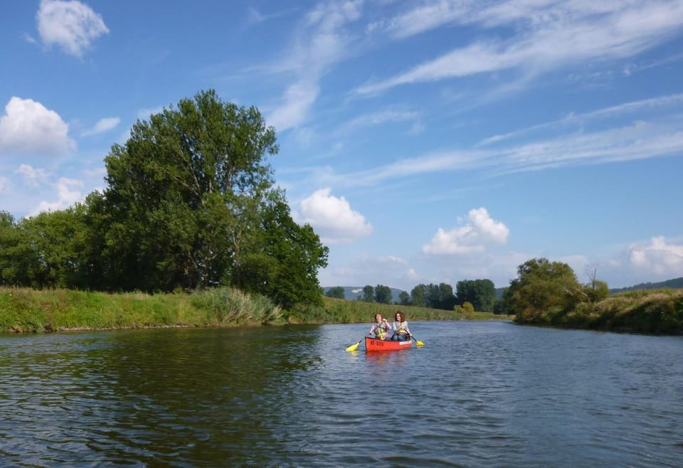 Nearby landmark, Natural landscape, Canoeing