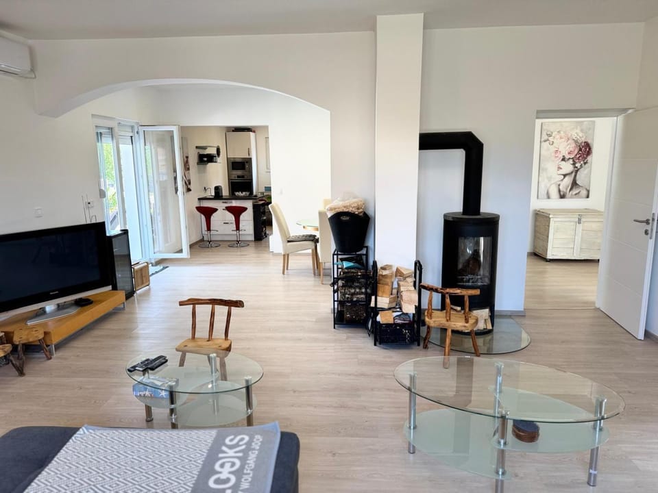 Living room, fireplace