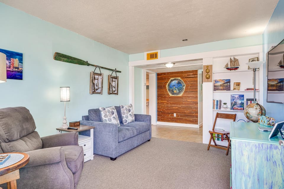 Steps to Sand: Panama City Beach Apartment! Apartment in Lower Grand Lagoon