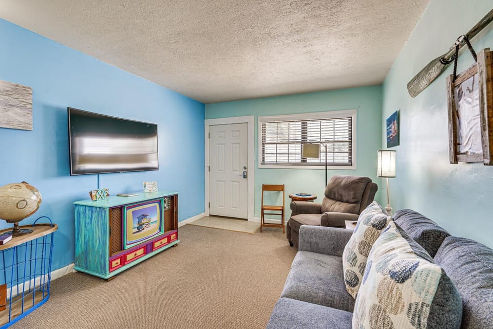 Steps to Sand: Panama City Beach Apartment! Apartment in Lower Grand Lagoon
