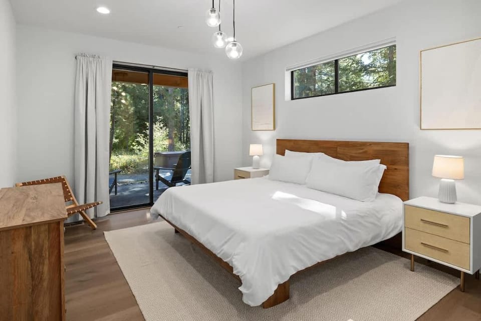 Old Grove Retreat in Suncadia- Gourmet Kitchen, Hot Tub, BBQ, Firepit, Outdoor Seating, Smart TVs, Hi-speed Wi-Fi House in Ronald