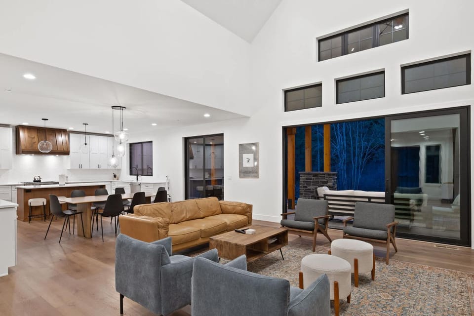 Patio, Kitchen or kitchenette, Living room, Seating area, Dining area