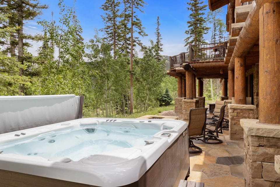 Hilltop Hideaway by Exceptional Stays Chalet in Mountain Village