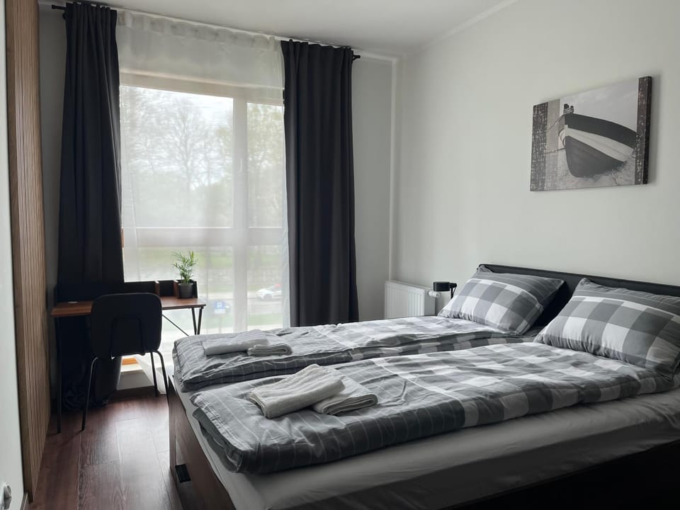Bed, Photo of the whole room, Bedroom, locker, towels, wardrobe