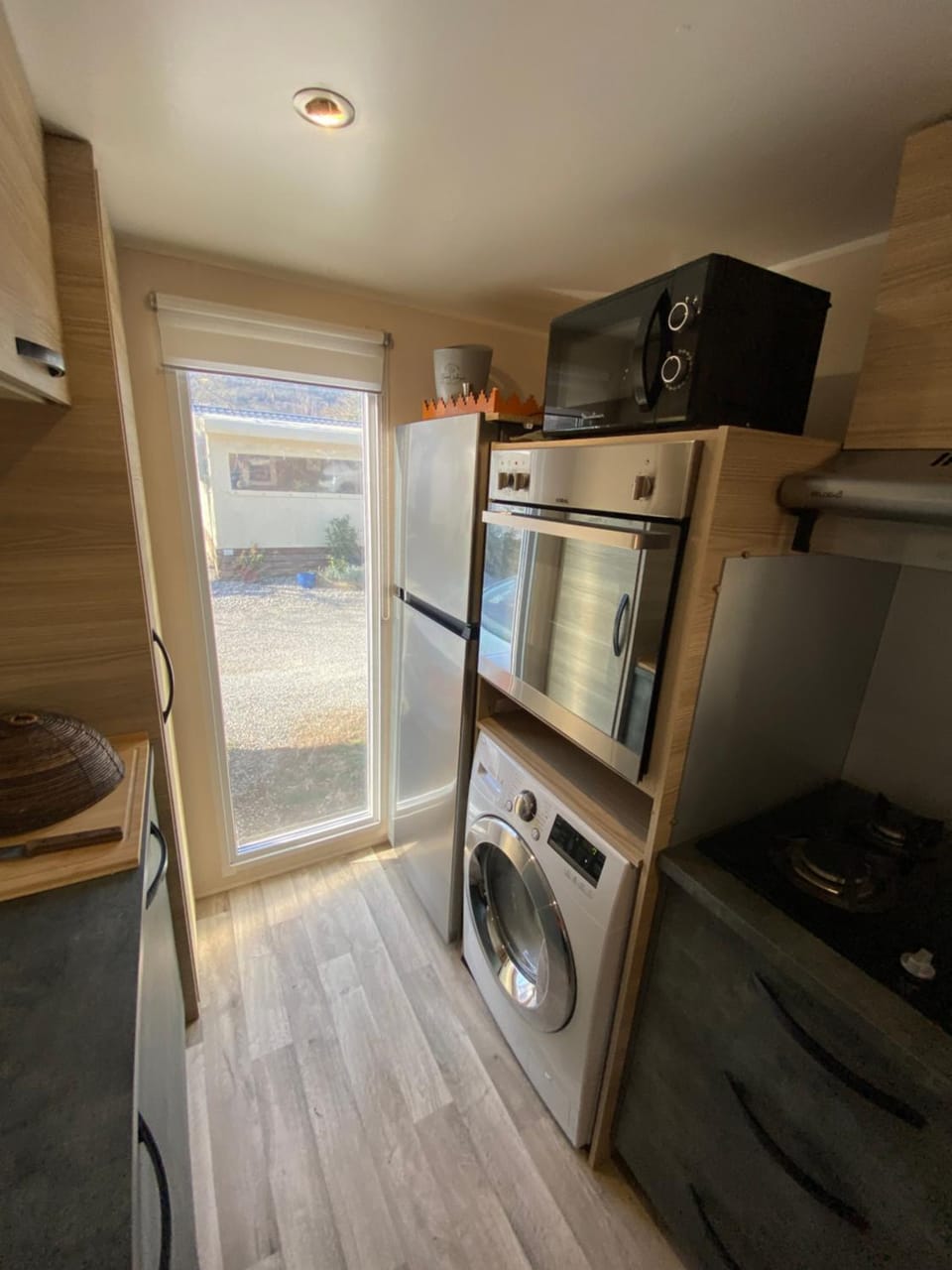 Kitchen or kitchenette, washing machine