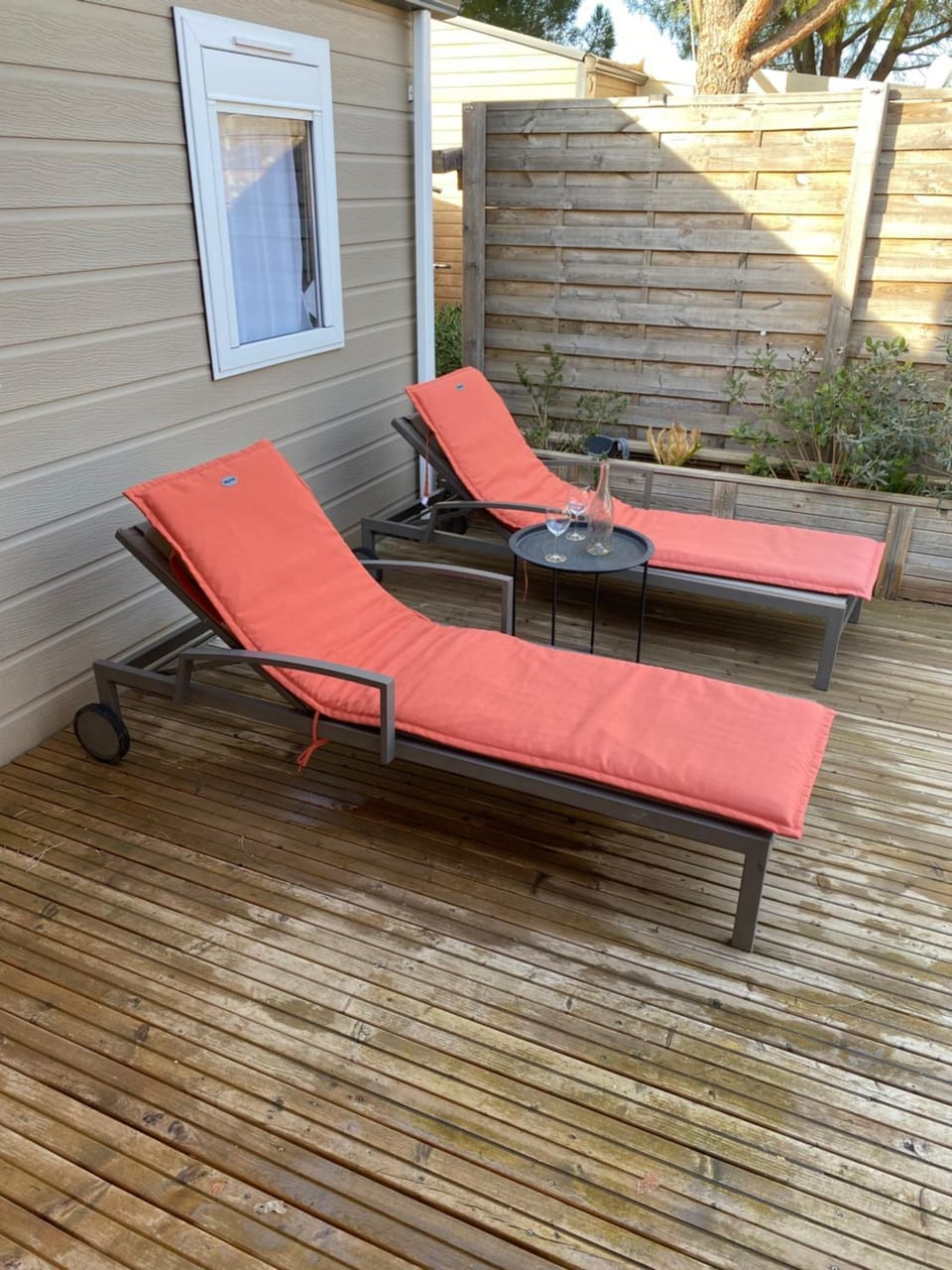 Patio, Day, sunbed