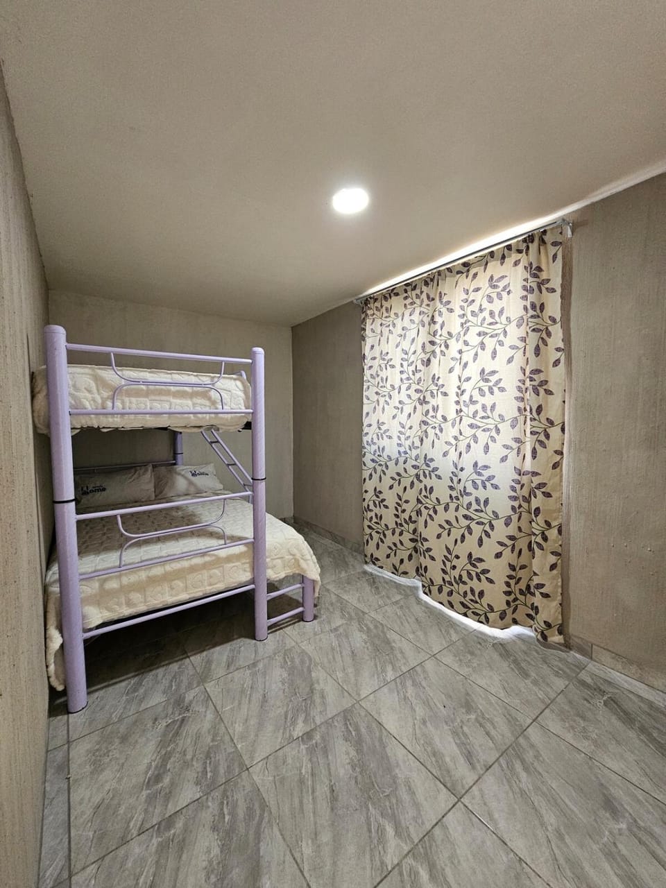 Bed, Photo of the whole room, Bedroom, bunk bed, towels