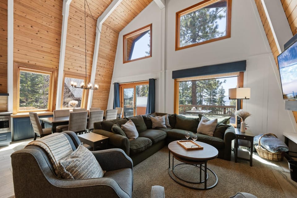 TV and multimedia, Living room, fireplace