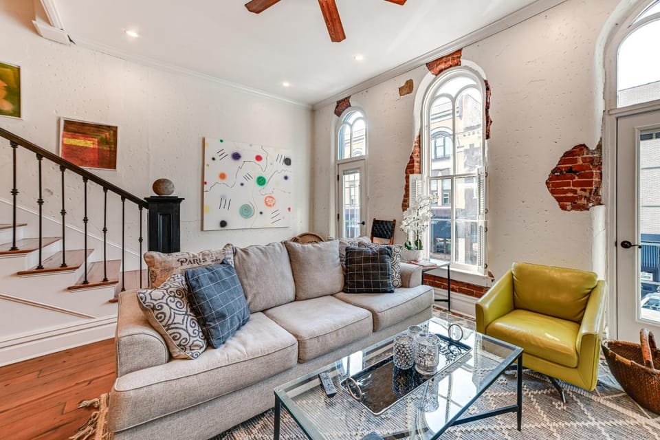Steps to Historic Riverfront: Chic Dtwn Condo! House in Paducah