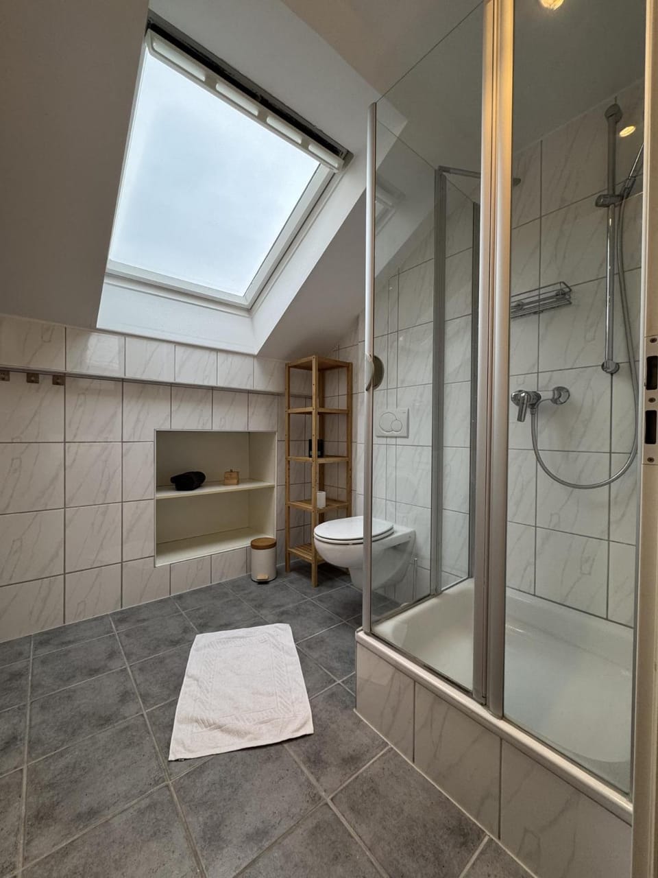 Shower, Bathroom, towels