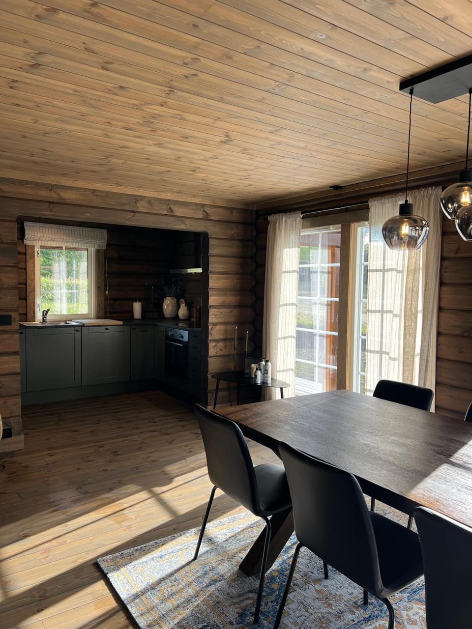 Sentrumsnær Røroshytte House in Trondelag
