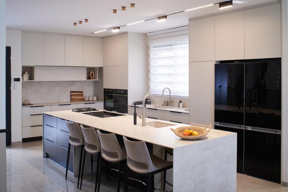 Luxe Kosher Oceanfront Oasis - Pool - Scenic Views Villa in Netanya