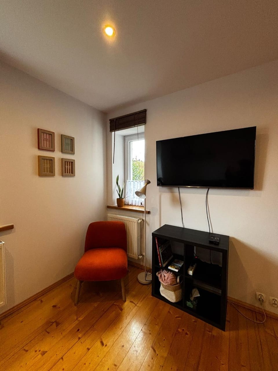 TV and multimedia, Seating area