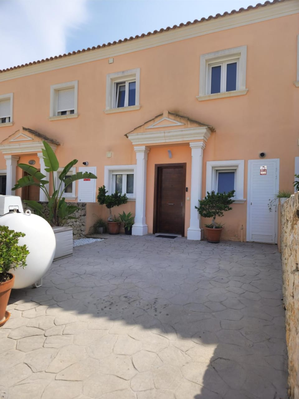Calpe Casa adosada entorno playa y montaña tranquilidad relax jacuzzi piscina wifi aire jardin barbacoa y parking House in Calp