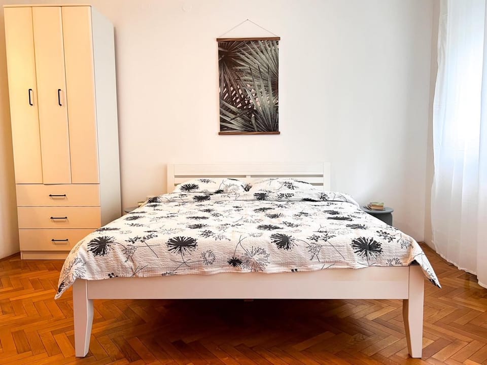 Bed, wardrobe