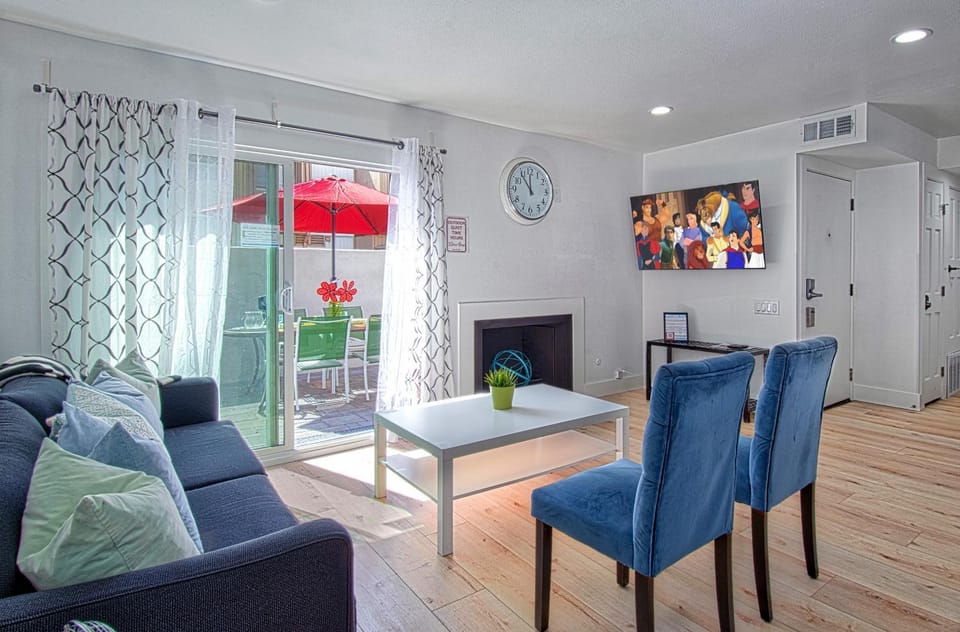 New Suite Escapes 5 by Funtierland Vacation Rentals Apartment in Anaheim