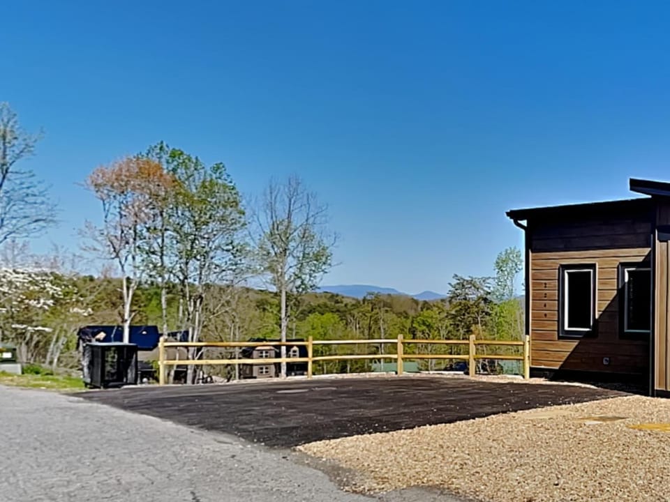 Splashin in the Wildflower House in Sevier County