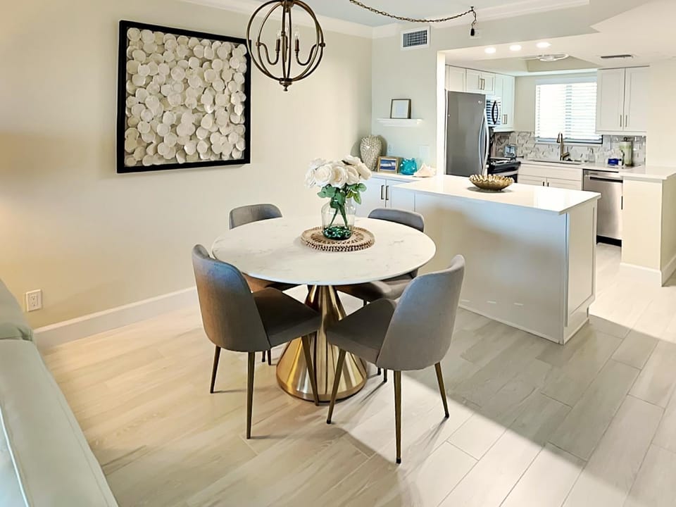 Seaside 106 Apartment in Estero Island