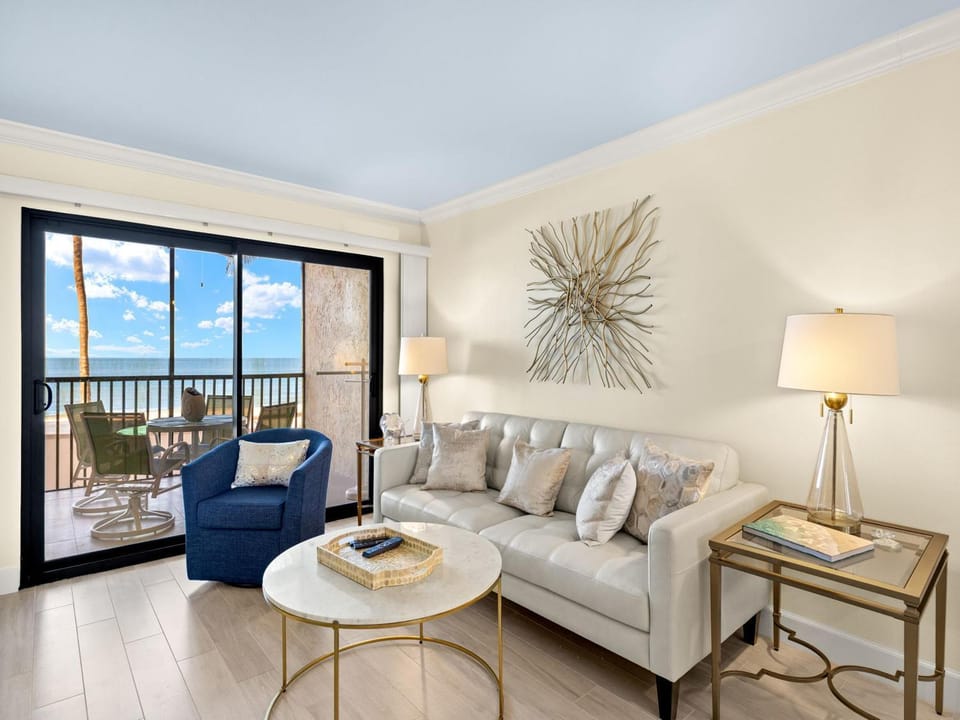 Balcony/Terrace, Living room, Seating area, Sea view, furniture