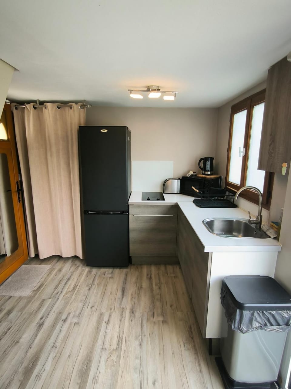 Havre de Paix avec Jardin privatif et Parking gratuit House in Montigny-le-Bretonneux