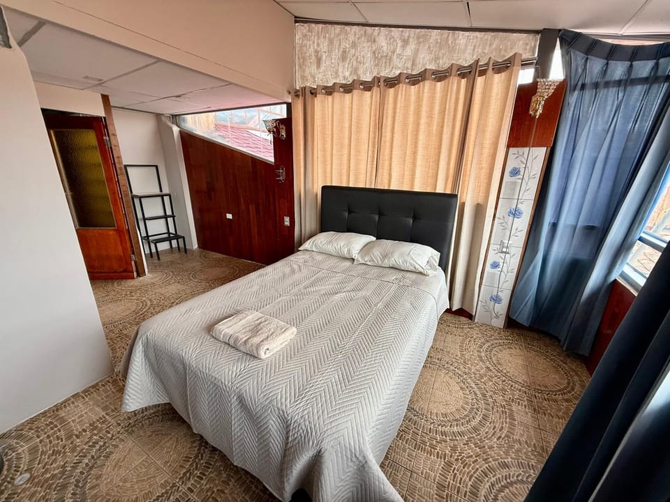 Bed, Photo of the whole room, Bedroom, towels