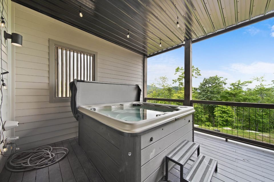 Luxury Trails Escape House in Watauga