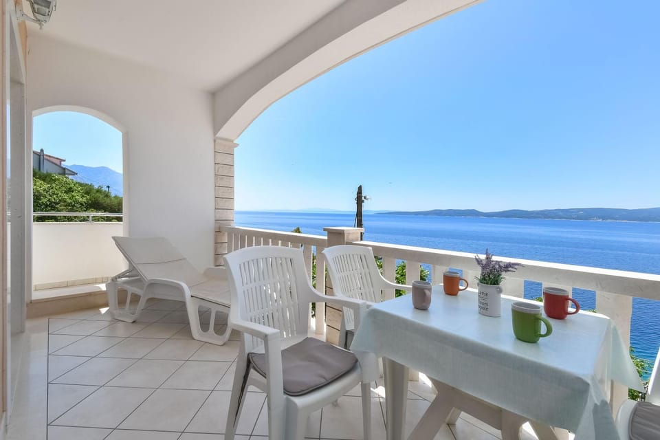 Natural landscape, View (from property/room), Balcony/Terrace, Seating area, Sea view