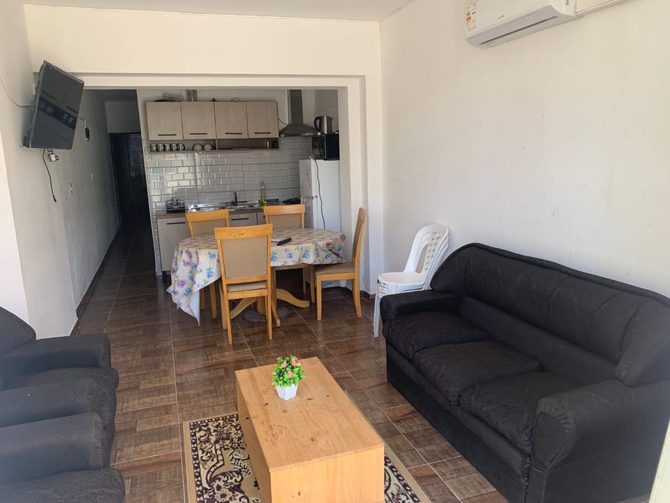 TV and multimedia, Living room, Seating area, air conditioner