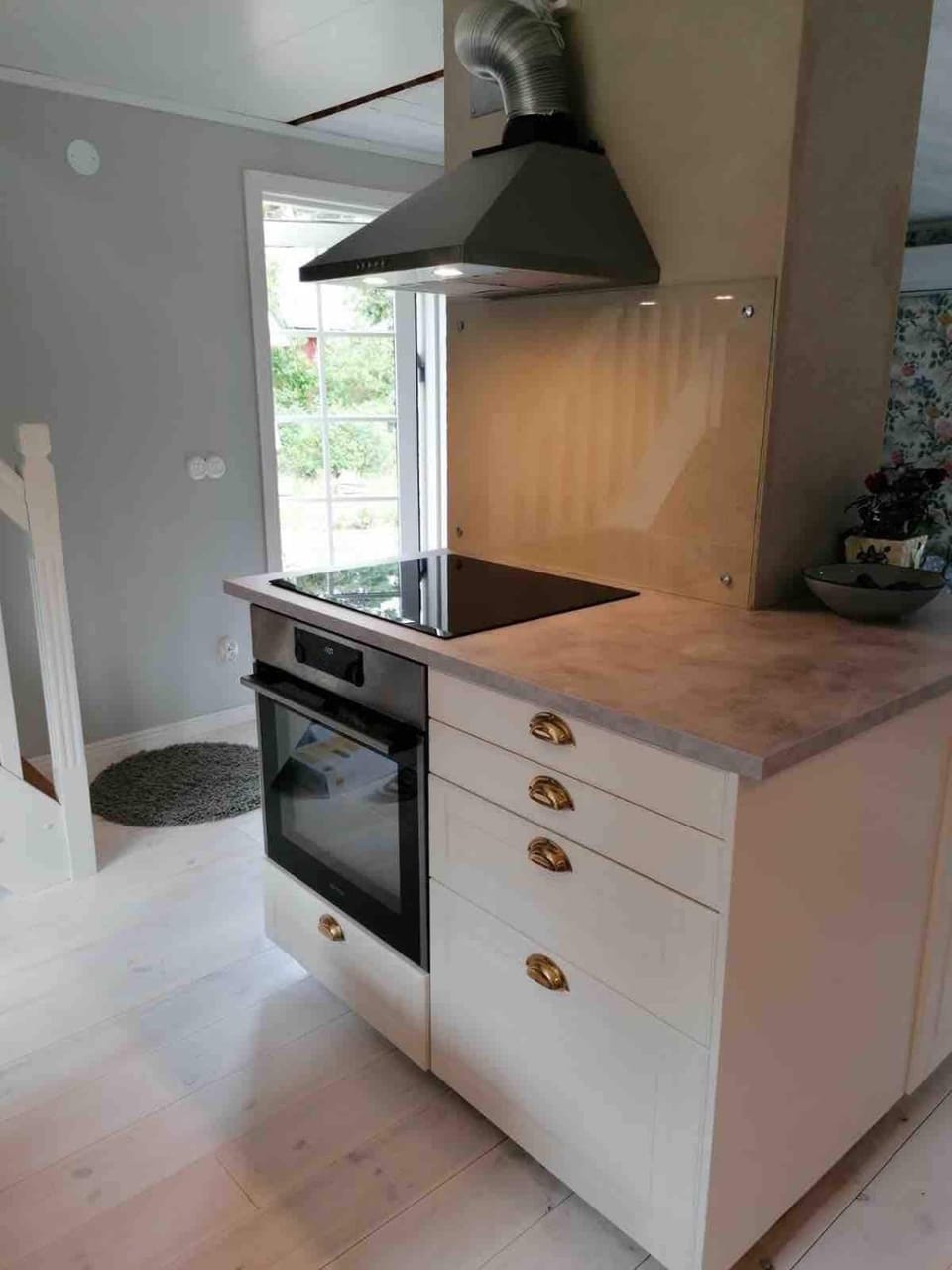 Kitchen or kitchenette, stove